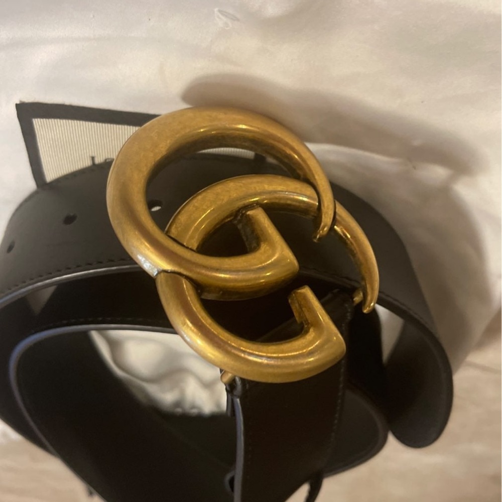 Authentic Gucci Belt size 80/32 .
